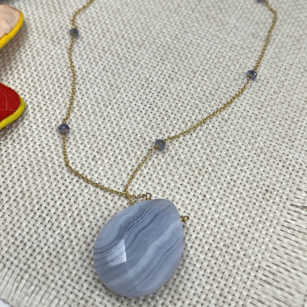 Vintage IBB 14K Gold Blue Lace Agate Pendant Necklace with Amethyst Accents 16" - Picture 4 of 17
